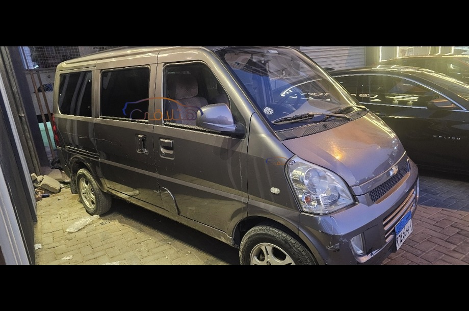 N300 Chevrolet فضي