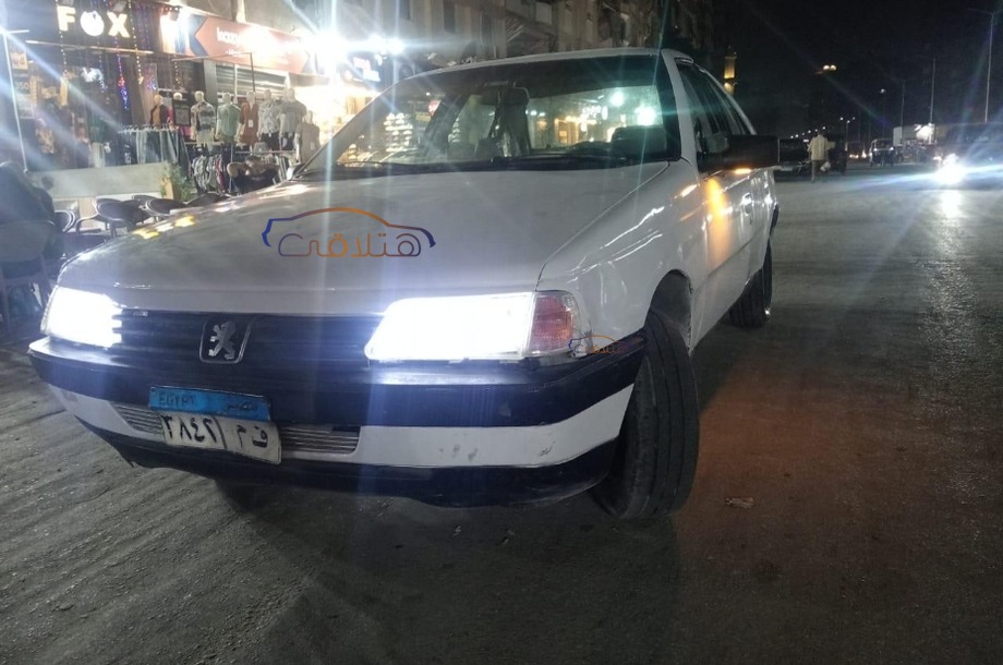 405 Peugeot أبيض