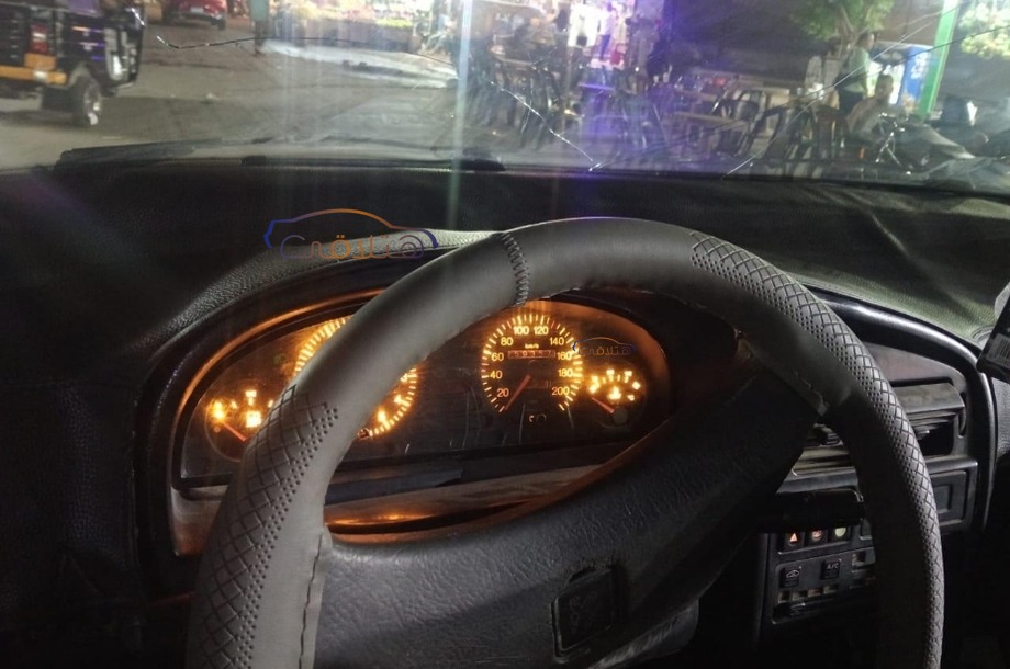 405 Peugeot أبيض