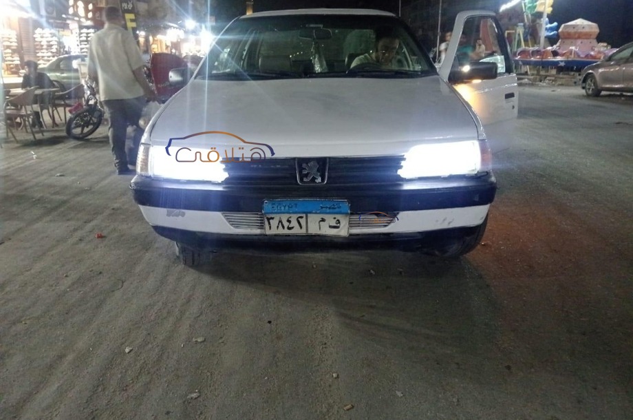 405 Peugeot أبيض