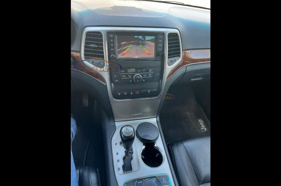 Grand Cherokee Jeep فضي