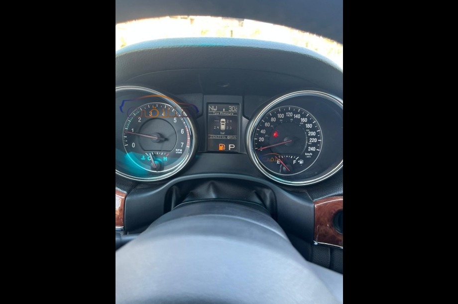 Grand Cherokee Jeep فضي