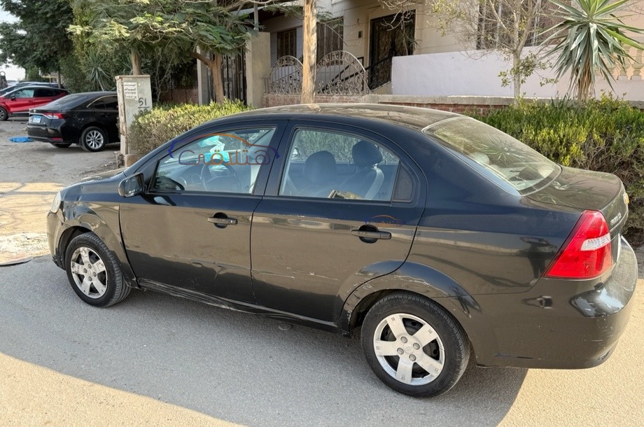 Aveo Chevrolet أسود