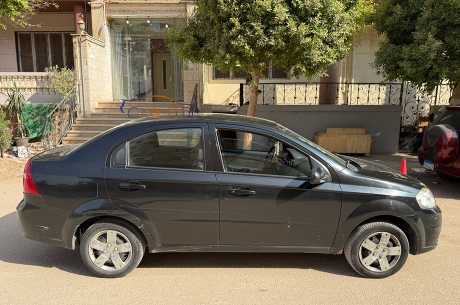 Aveo Chevrolet أسود