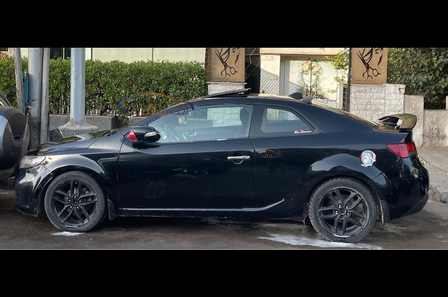 Forte Kia أسود
