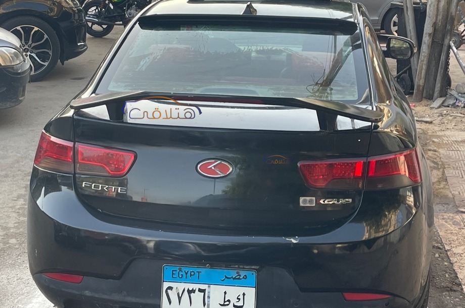 Forte Kia أسود