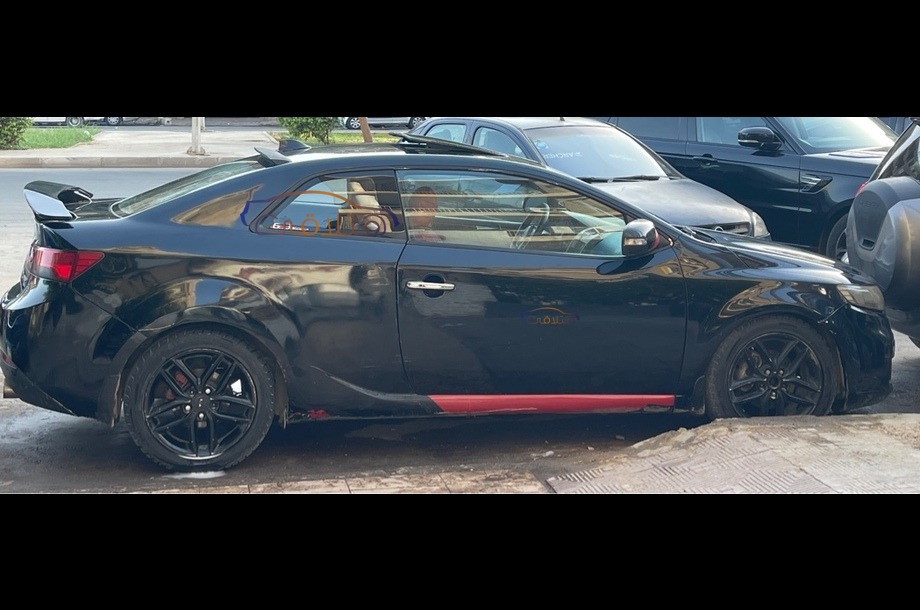 Forte Kia أسود