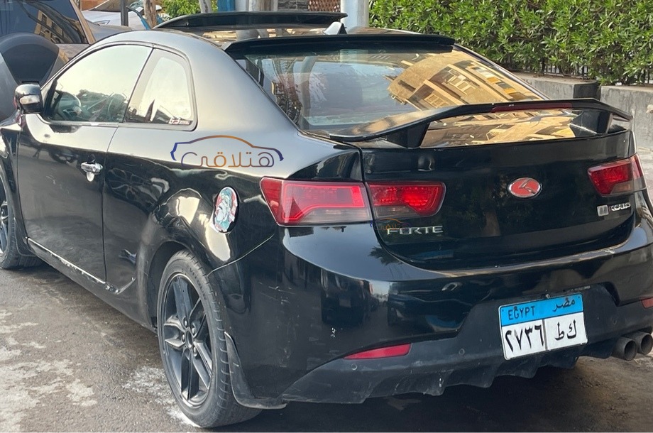 Forte Kia أسود
