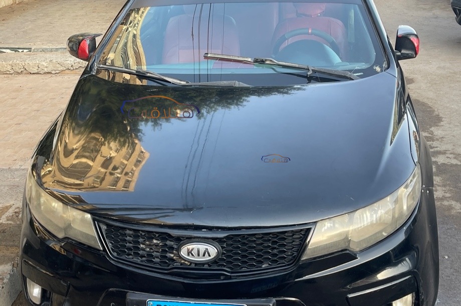 Forte Kia أسود