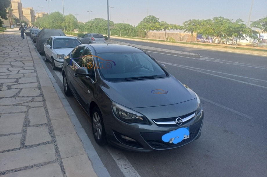 Astra Opel رمادي
