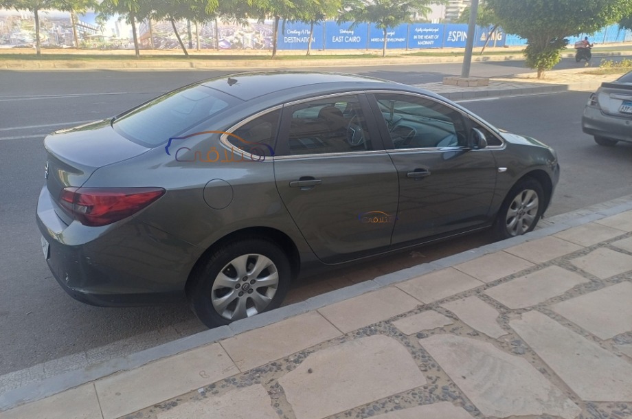 Astra Opel رمادي