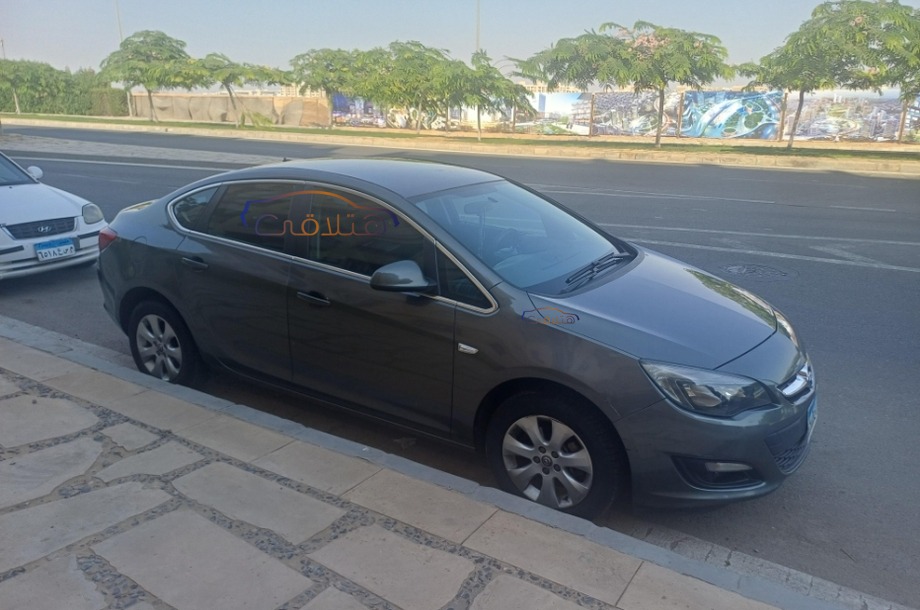 Astra Opel رمادي