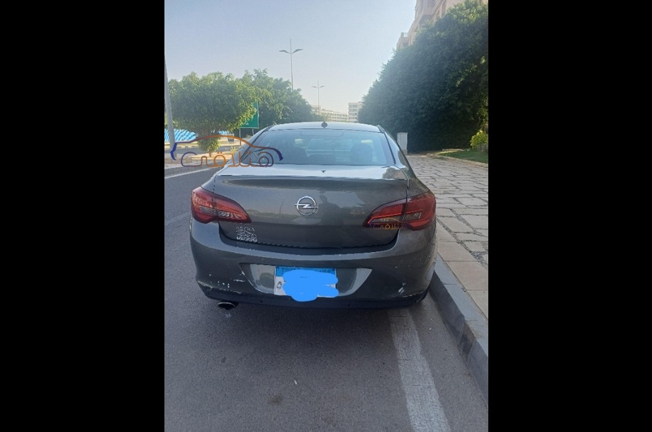 Astra Opel رمادي
