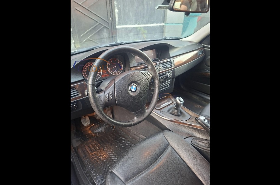 318 BMW ذهبي