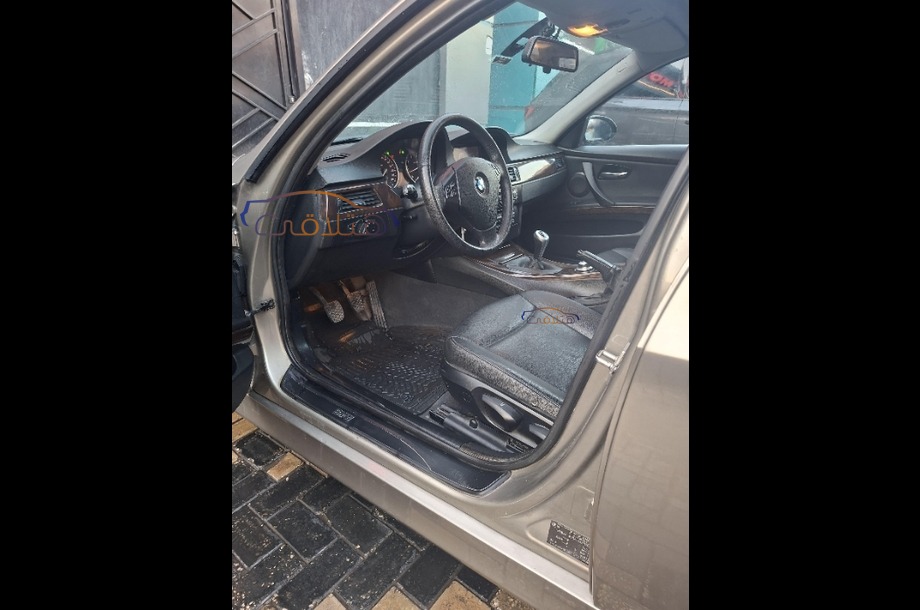 318 BMW ذهبي