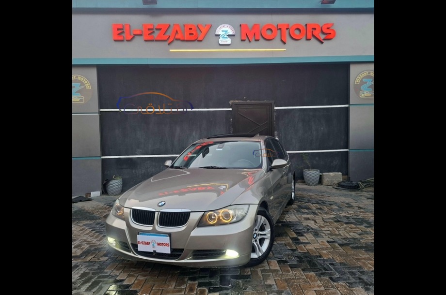 318 BMW ذهبي