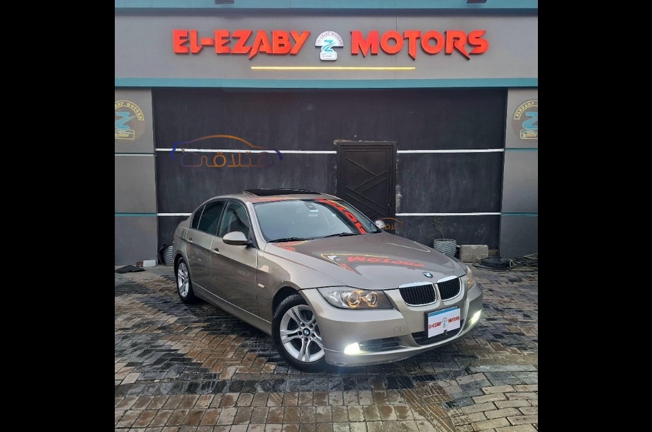 318 BMW ذهبي