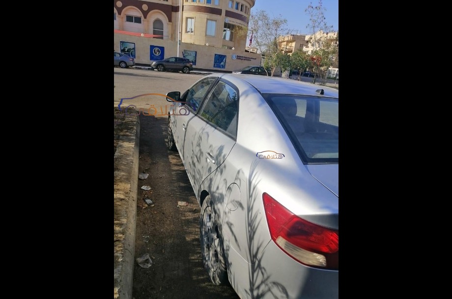 Cerato Kia فضي