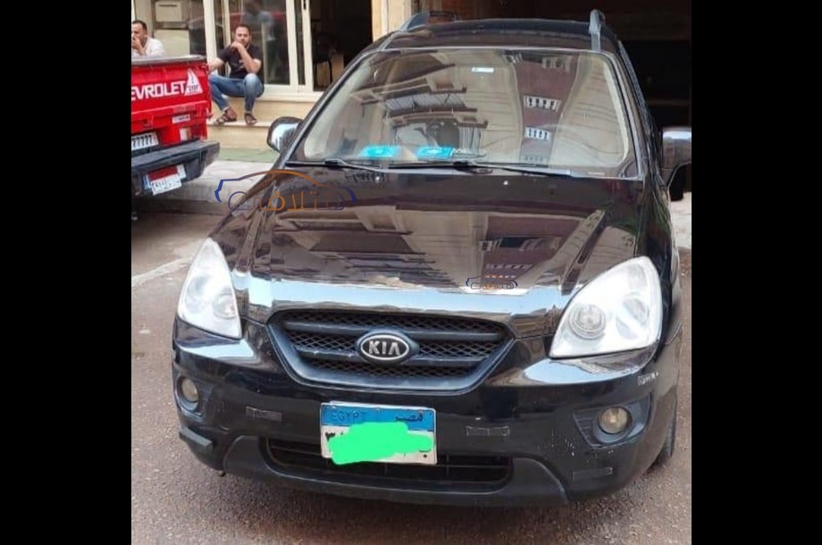 Carens Kia أسود