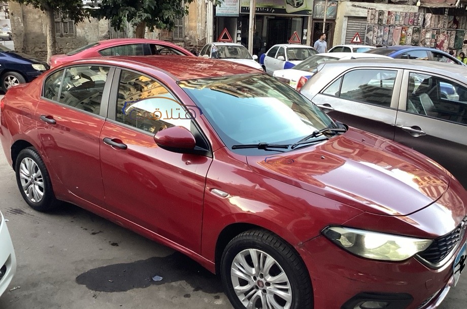 Tipo Fiat Dark red