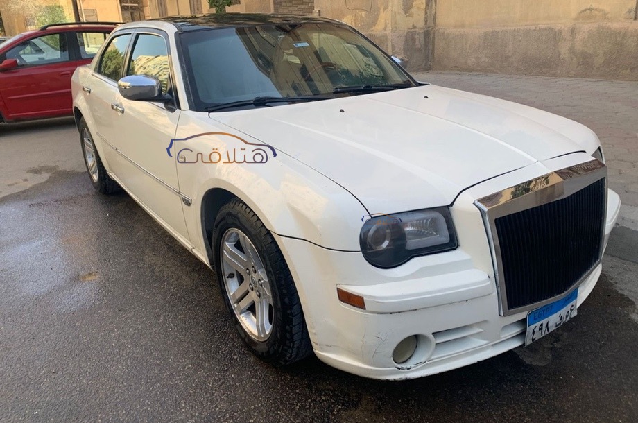 300 Chrysler أبيض