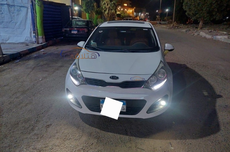 Rio Kia أبيض