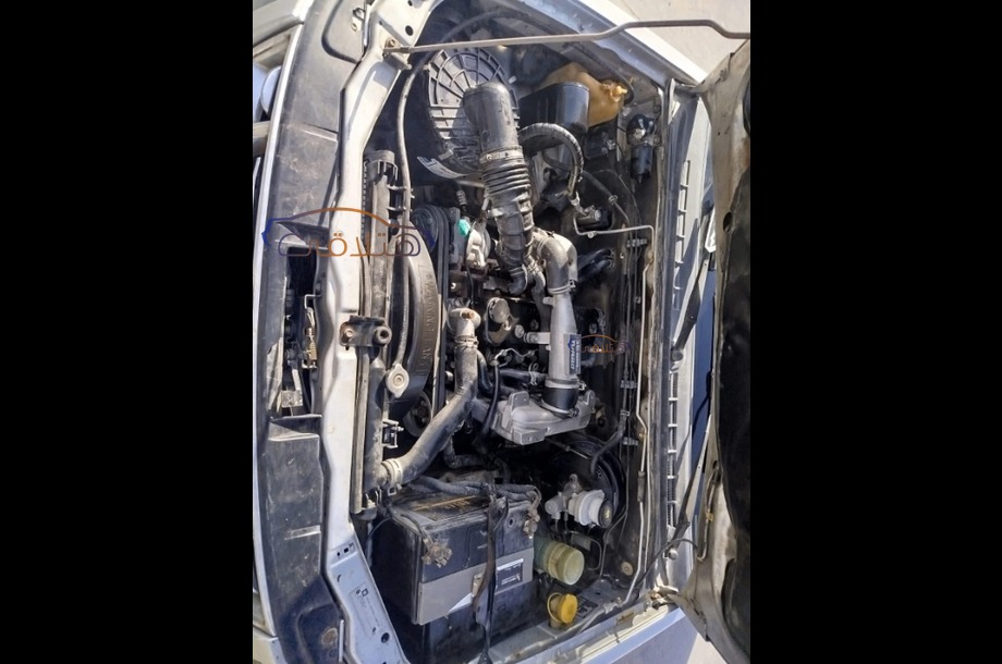 Cherokee Jeep أسود