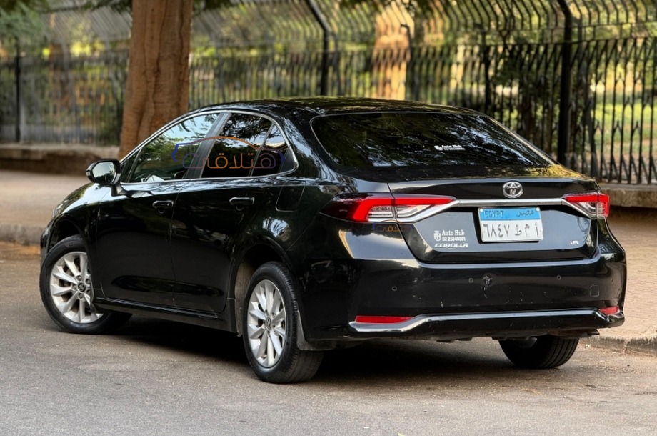 Corolla Toyota أسود