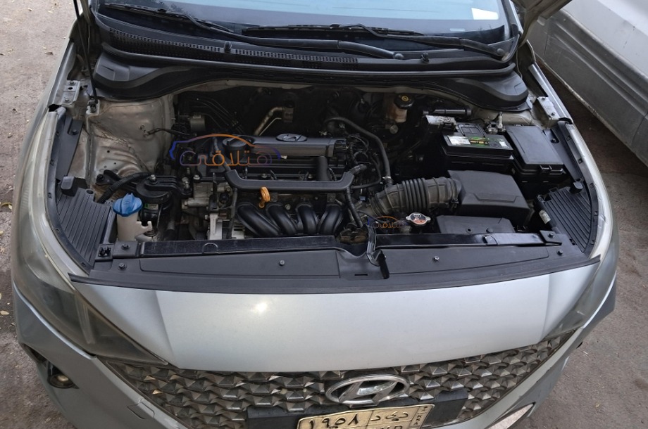 Accent Hyundai فضي