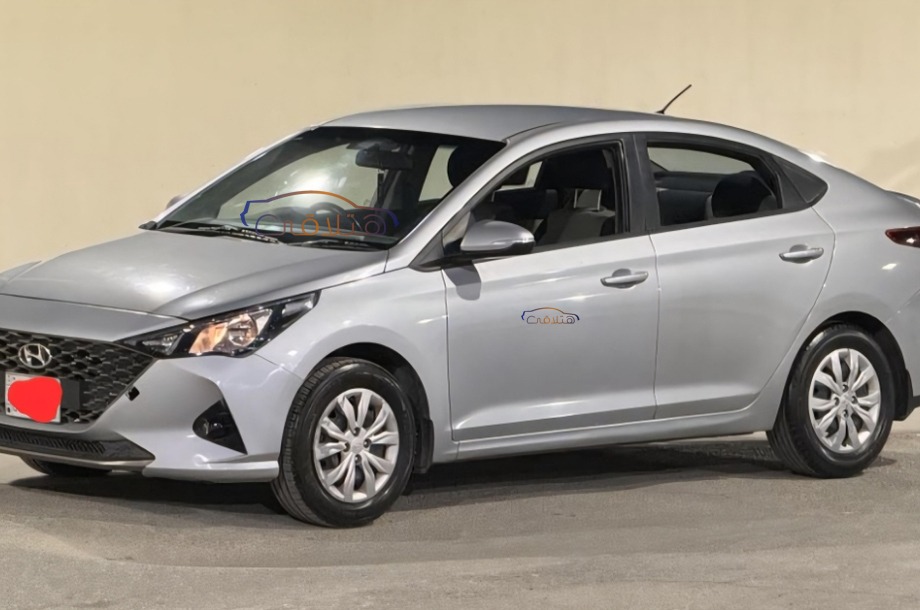 Accent Hyundai فضي