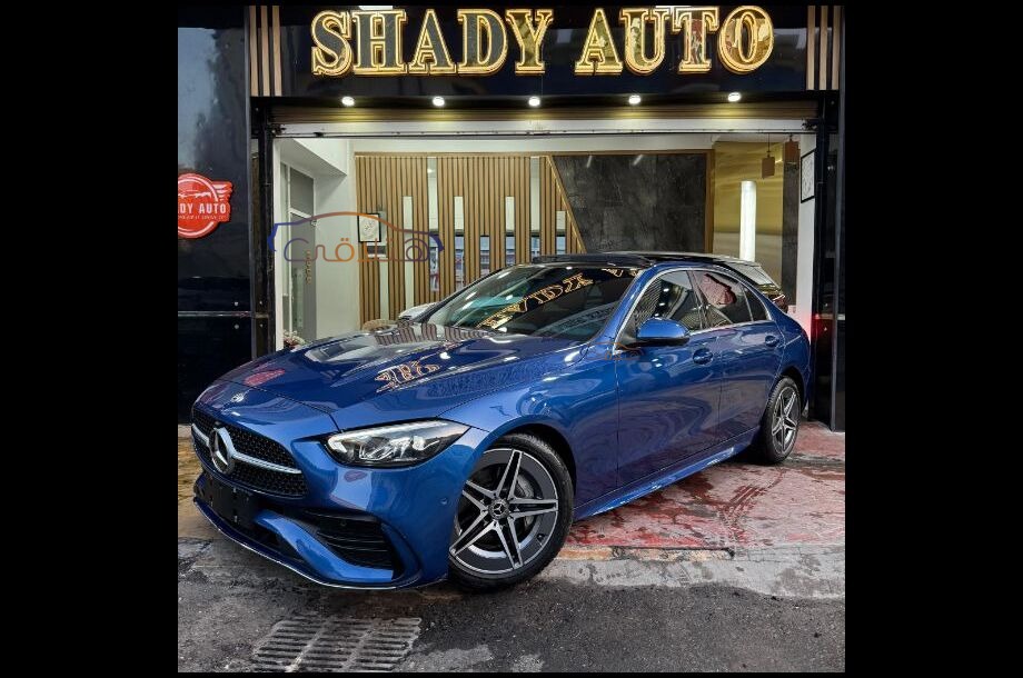 C 180 Mercedes الأزرق الداكن