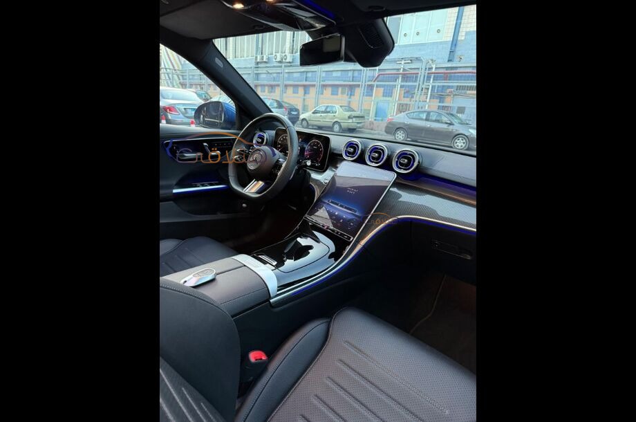 C 180 Mercedes الأزرق الداكن