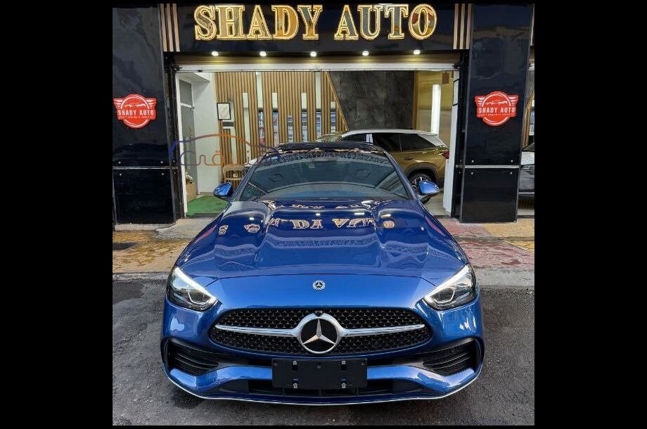 C 180 Mercedes الأزرق الداكن