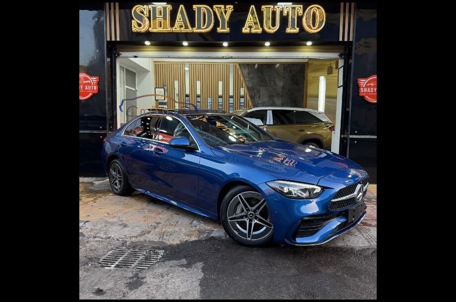 C 180 Mercedes الأزرق الداكن
