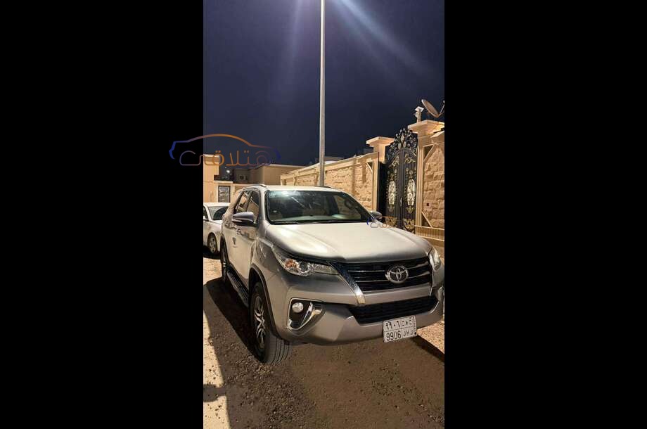 Fortuner Toyota فضي