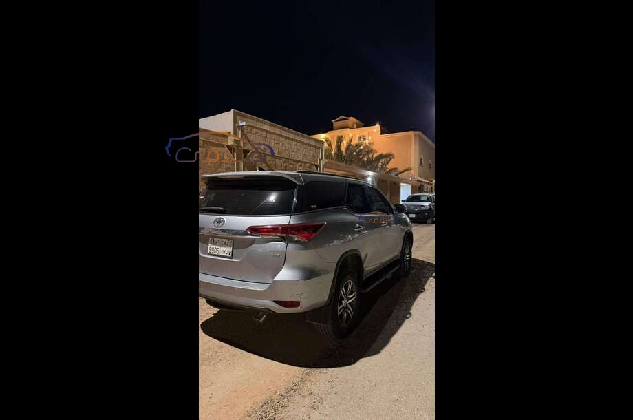 Fortuner Toyota فضي