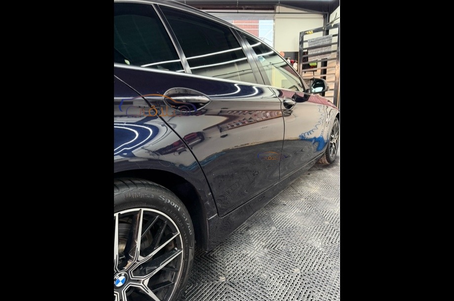 528 BMW الأزرق الداكن