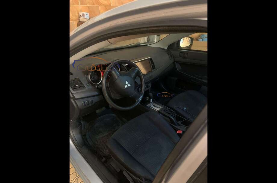 Lancer EX Shark Mitsubishi فضي