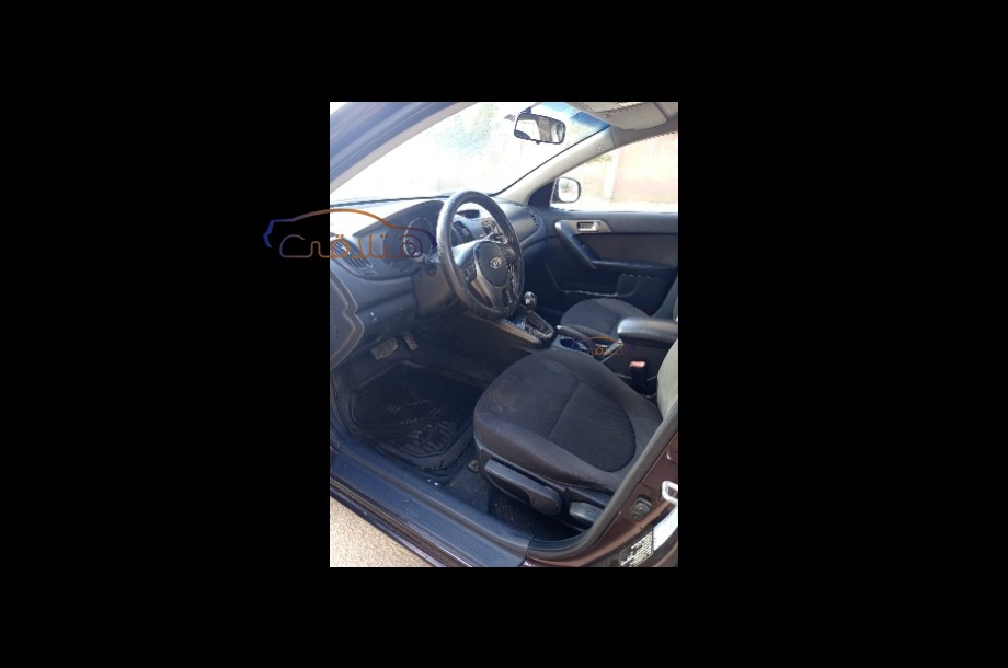 Cerato Kia بني