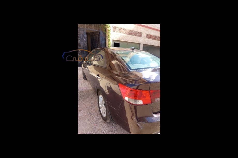 Cerato Kia بني