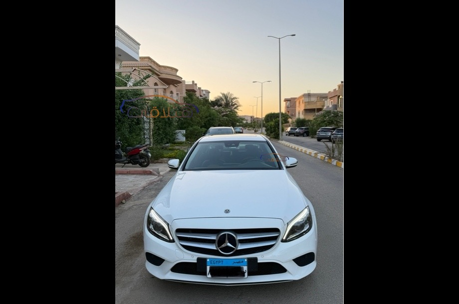 C 200 Mercedes أبيض