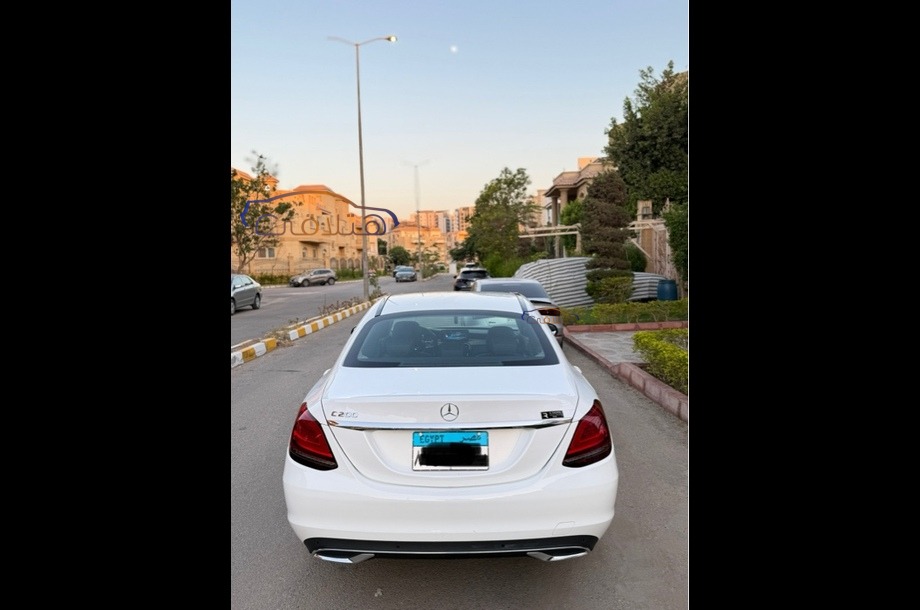 C 200 Mercedes أبيض