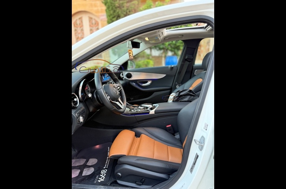 C 200 Mercedes أبيض