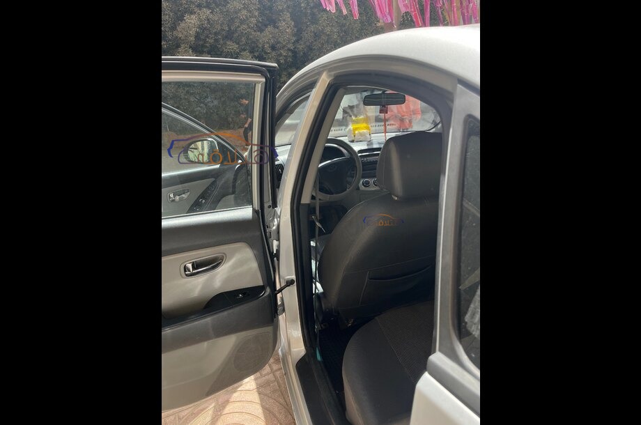 Elantra Hyundai فضي