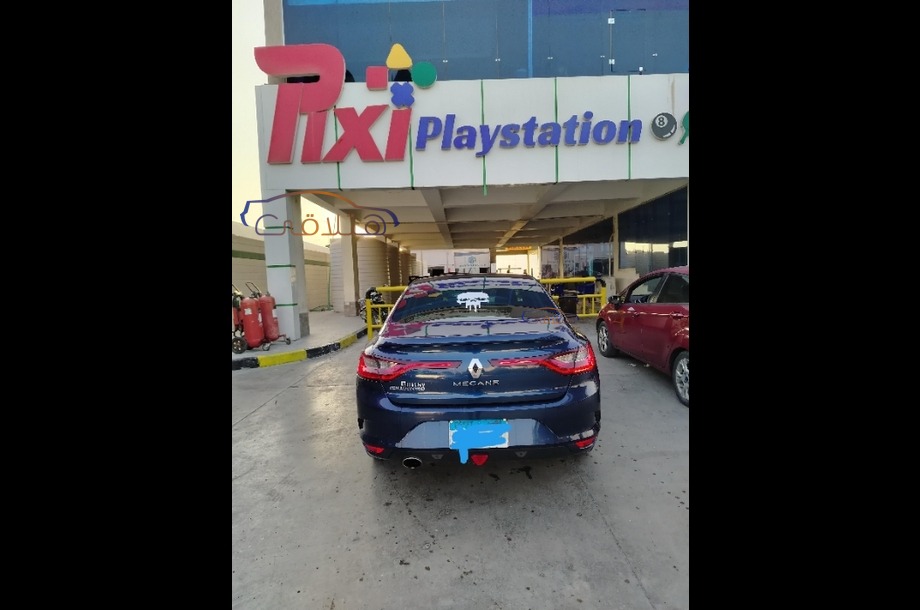 Megane Renault الأزرق الداكن