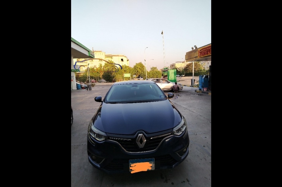 Megane Renault الأزرق الداكن