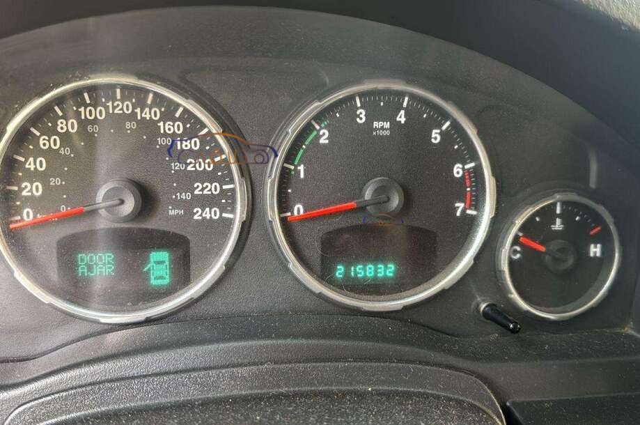 Cherokee Jeep رمادي