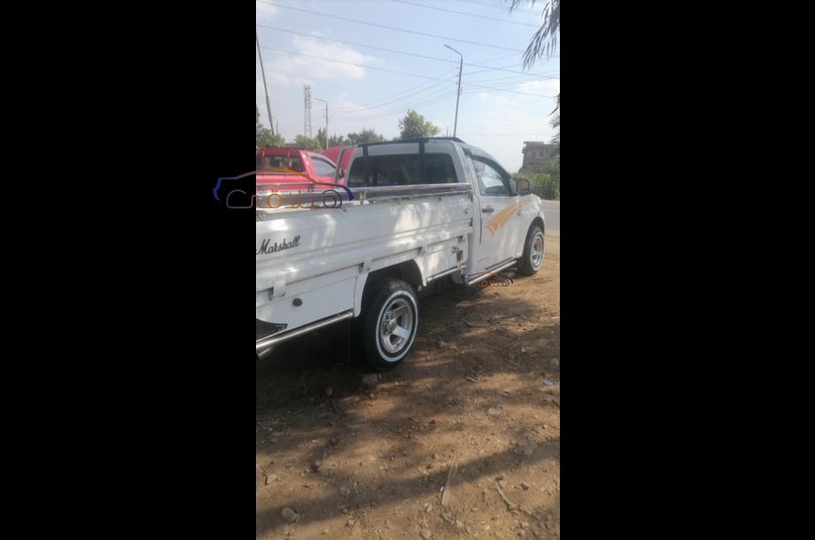 Pickup Chevrolet White
