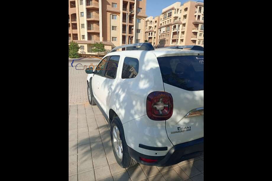 Duster Renault White