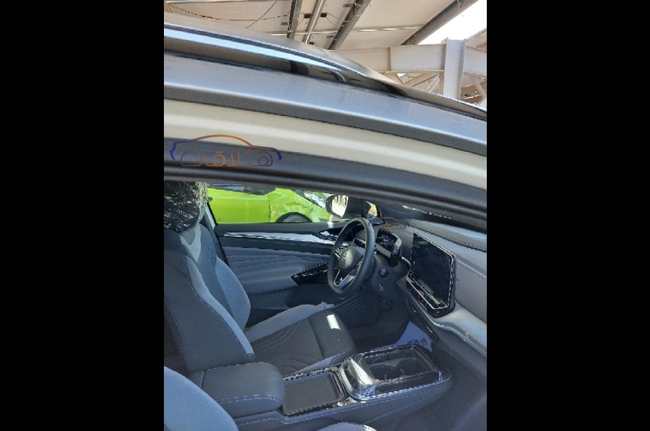 ID 4 Volkswagen أبيض